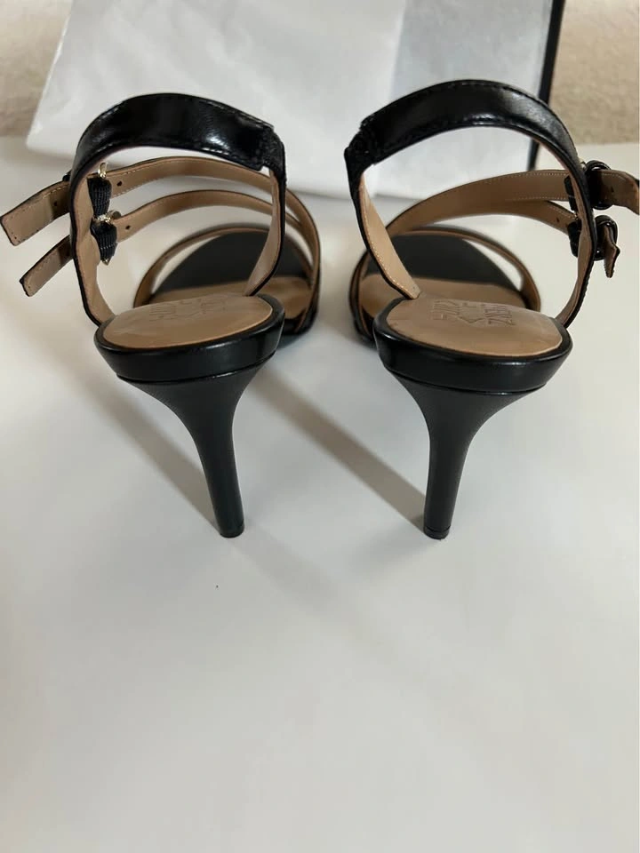 Brand New in Box Size 8M Black Leather Strappy Sandals P/U Warde - photo 4
