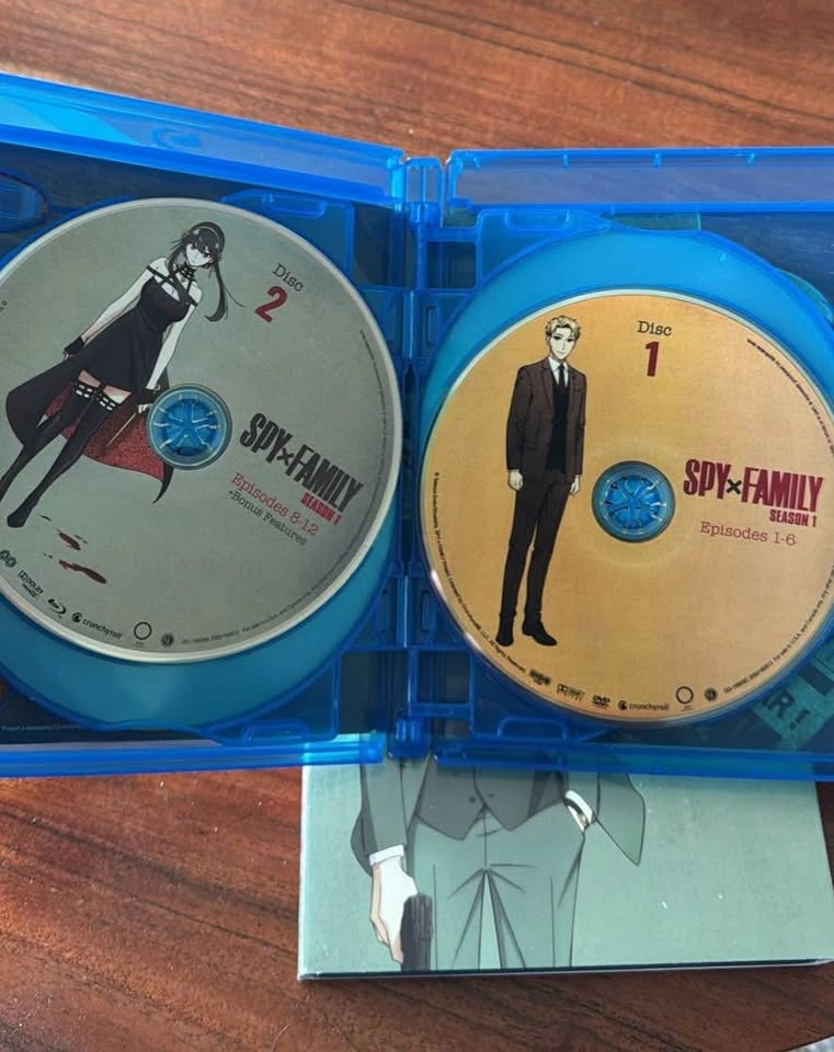 SpyxFamily Season 1 Blu-ray + DVD Combo - photo 2