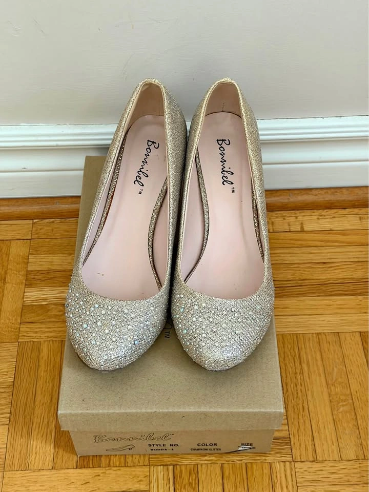 Semi formal heels size 6