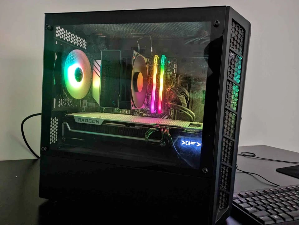 High-End Gaming PC - RX 7900 XT, Ryzen 7600X, 2K 165Hz Monitor