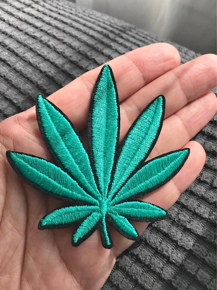 Green Leaf 🍃Iron On or Sew On Patch 7x7 cm
