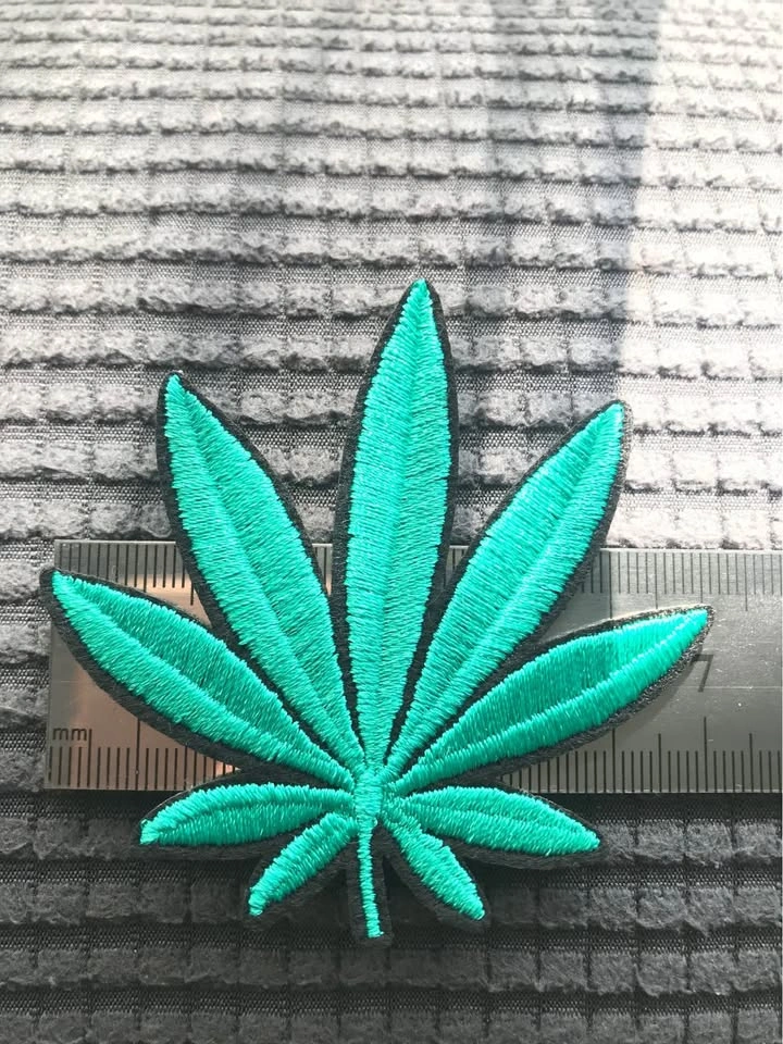 Green Leaf 🍃Iron On or Sew On Patch 7x7 cm - photo 3