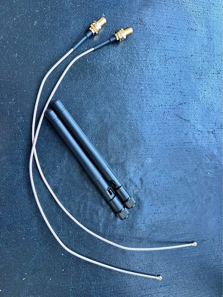 2 WiFi Antennas with 2 Pigtail Cables SMA U.FL