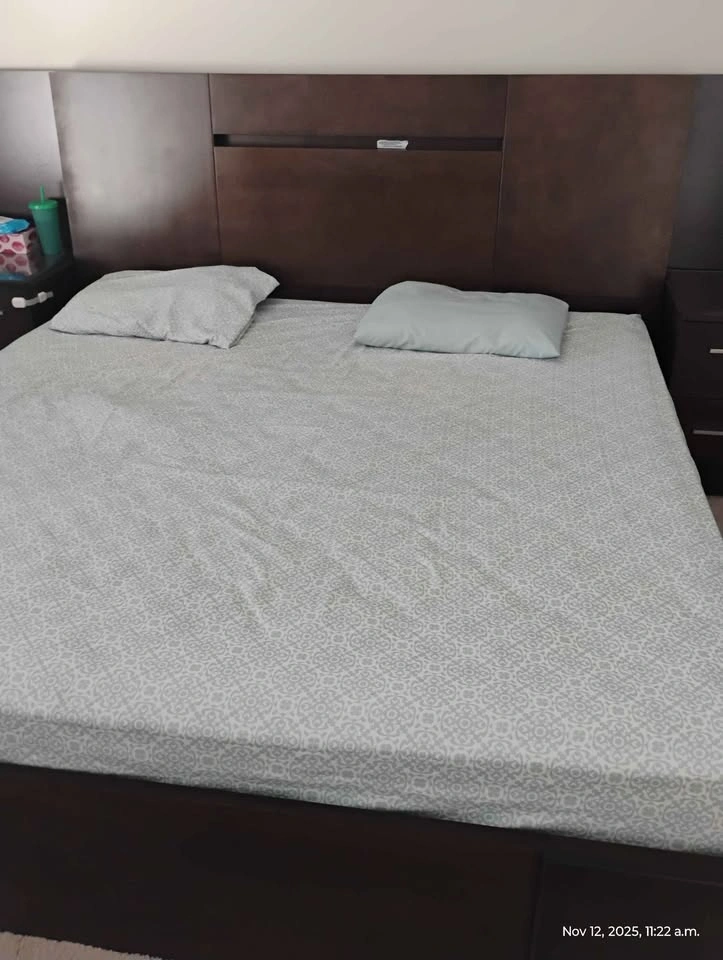 Dark Brown Pine Wood Master Bedroom Set - photo 2