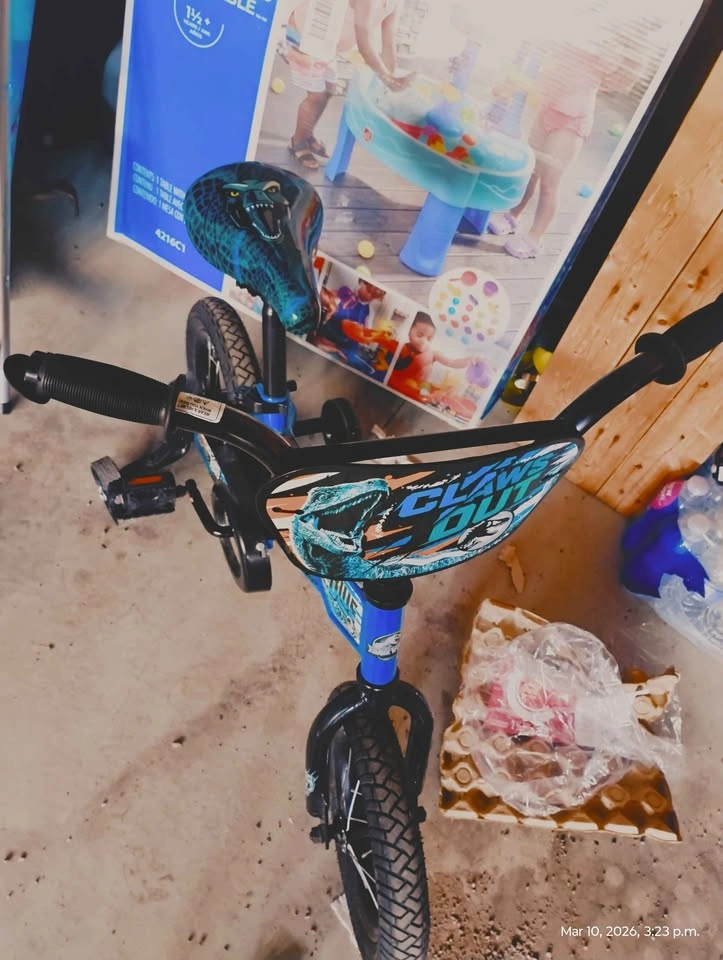 12" Jurassic World Training Bike - photo 2