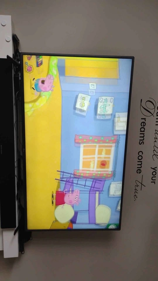 LG 55" TV - photo 2