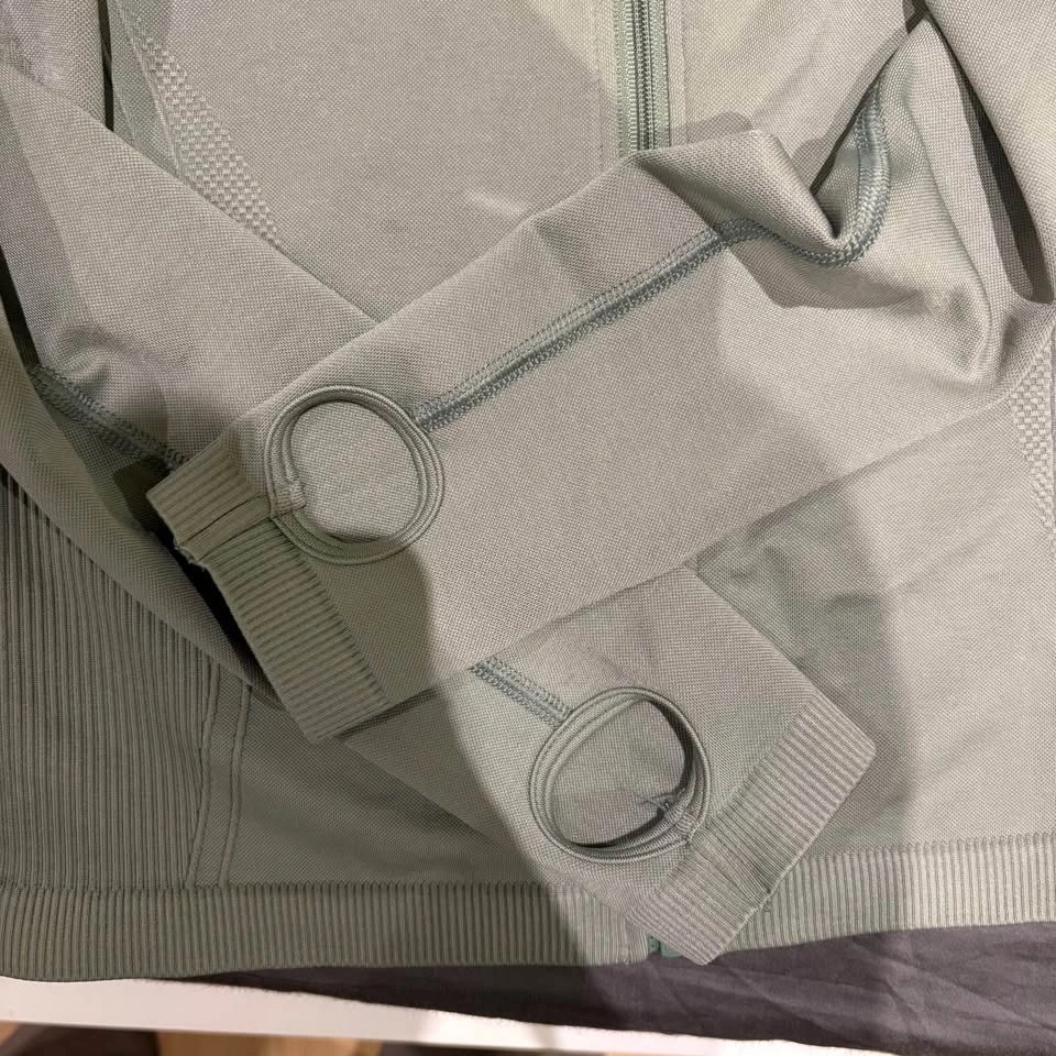 AYBL cropped zip - Size XS - photo 2