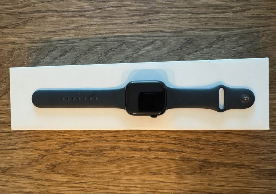Apple Watch Series 7 – 45mm GPS, Black Band – $190 - photo 2