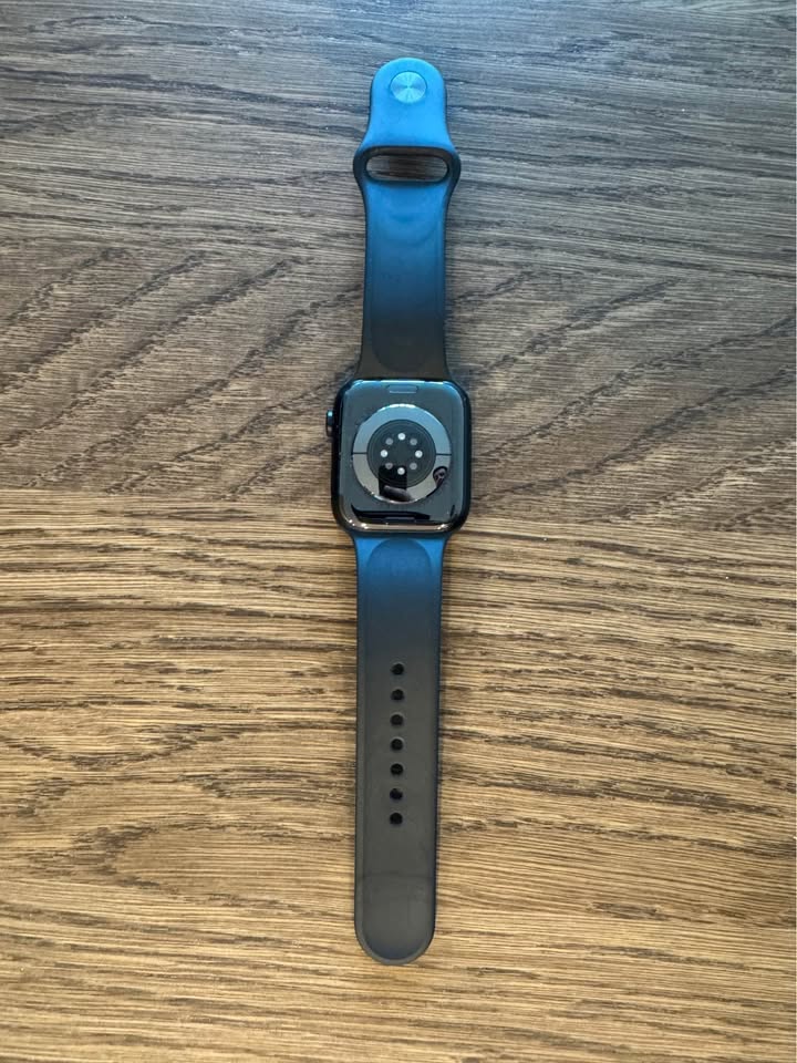 Apple Watch Series 7 – 45mm GPS, Black Band – $190 - photo 3