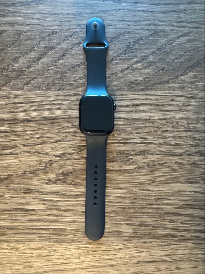 Apple Watch Series 7 – 45mm GPS, Black Band – $190 - photo 4