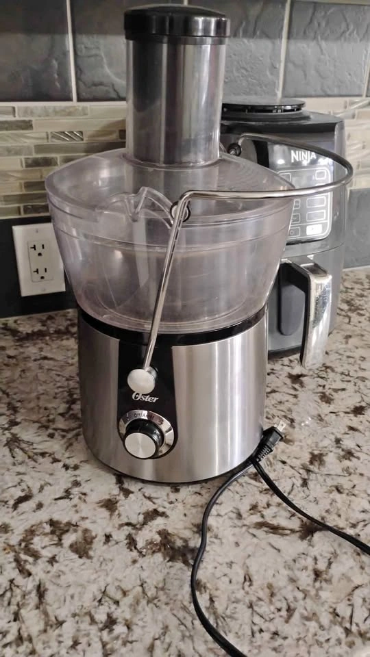 Oster Vegetables and Fruits Juicer