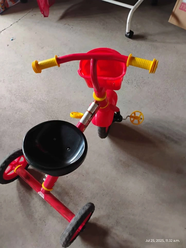 Disney Pixar Cars Tricycle, Red Ages 3 years and up - photo 3