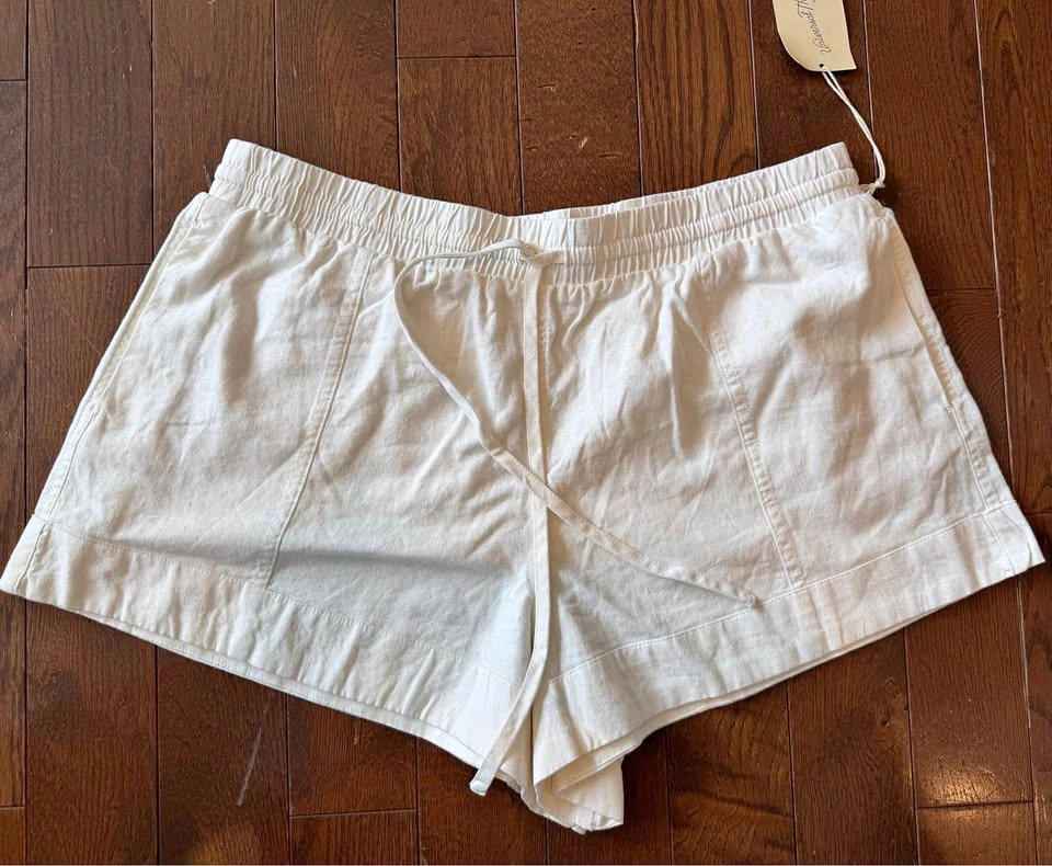 NWT Women’s Size Large White Linen Shorts $12