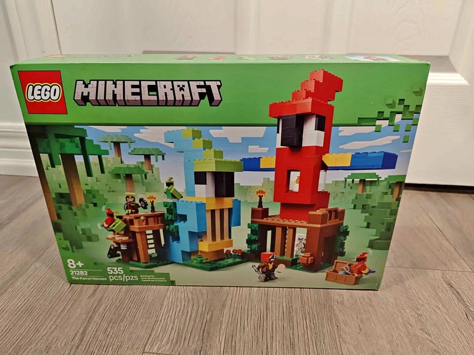 BNIB LEGO Minecraft 21282 The Parrot Houses