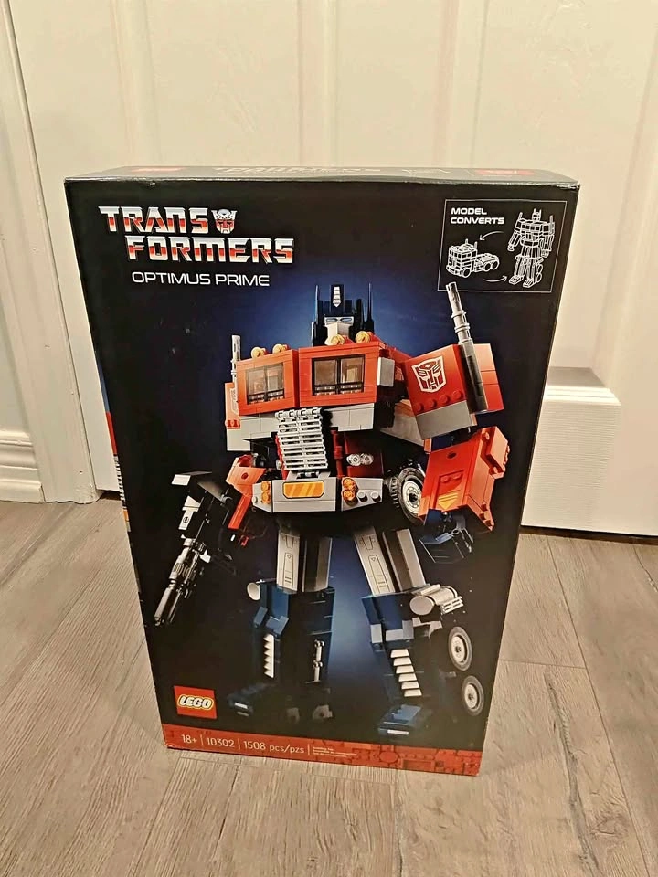 BNIB LEGO Icons 10302 Optimus Prime