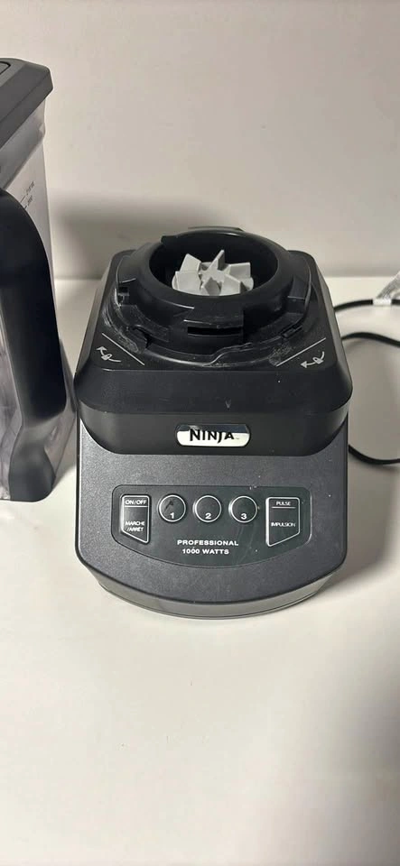 Ninja Professional 1000 Watts Blender 72 oz
