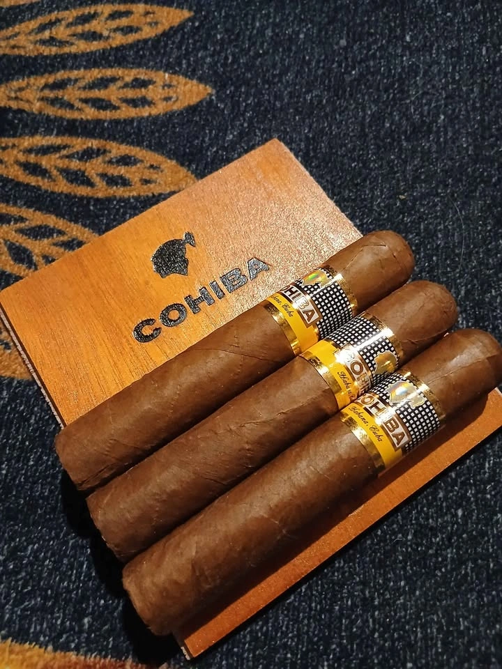 Authentic Cohiba Robusto Cigars - photo 2