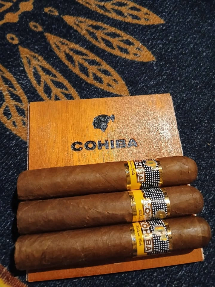 Authentic Cohiba Robusto Cigars - photo 3