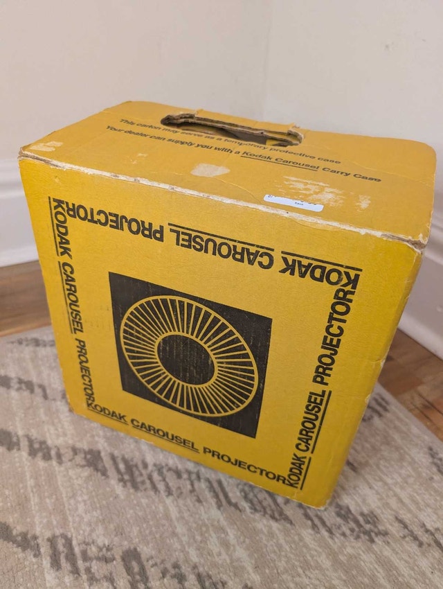 Kodak Carousel 750H Vintage Slide Projector - photo 2