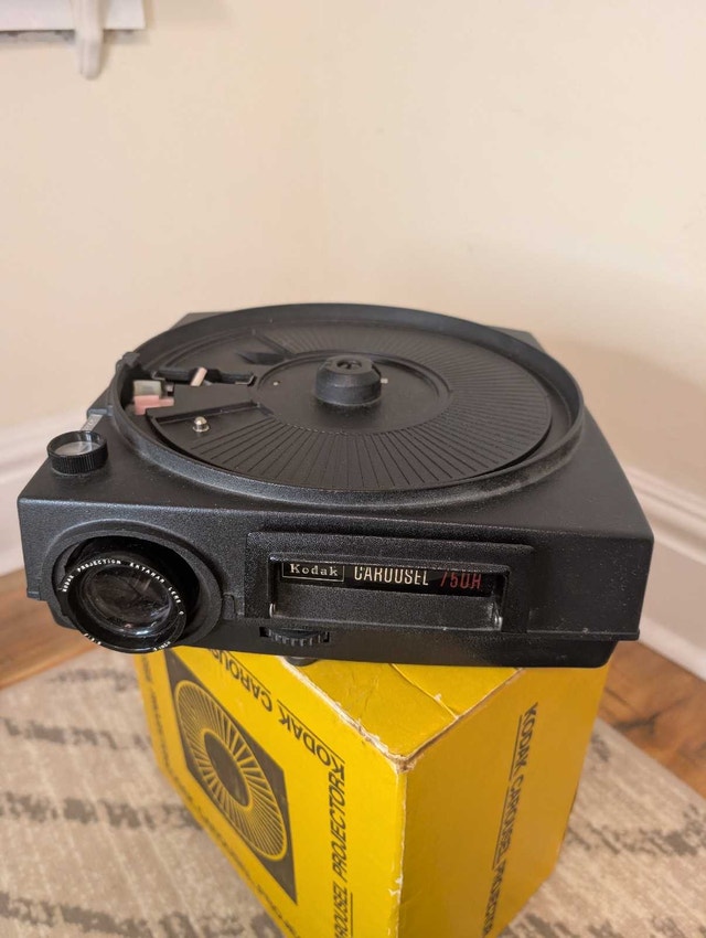 Kodak Carousel 750H Vintage Slide Projector - photo 5
