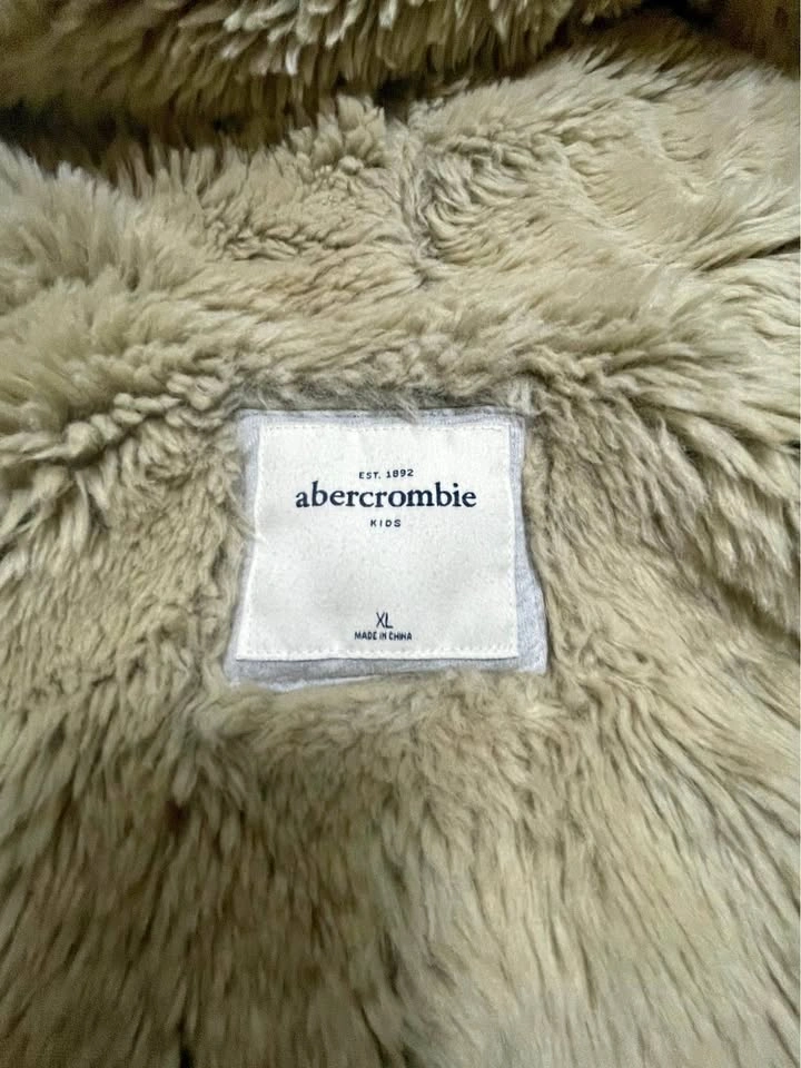 Abercrombie Sweater - Kids XL (fits Small Adult)