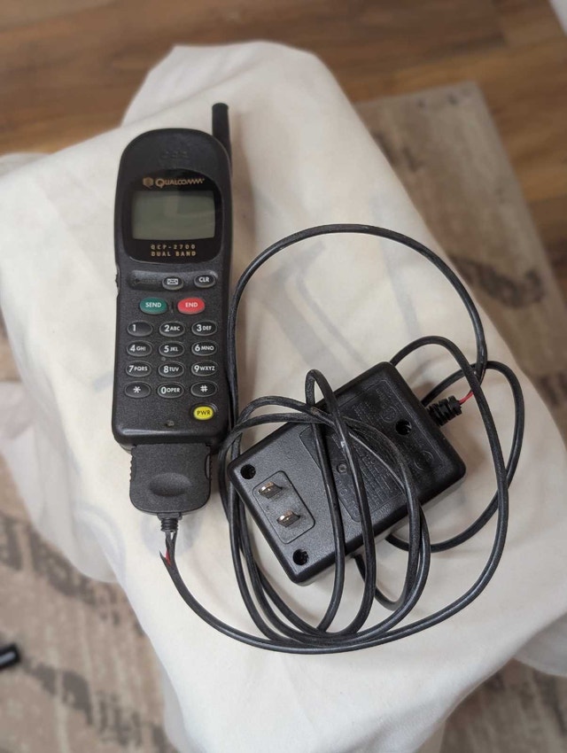 Qualcom QCP-2700 vintage cellphone