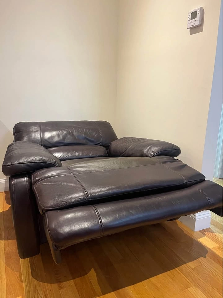 Leather Wall Hugger Power Recliner from Macy’s - photo 2