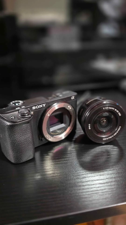 Sony A6300 4k Mirrorless Camera + Lens - photo 2
