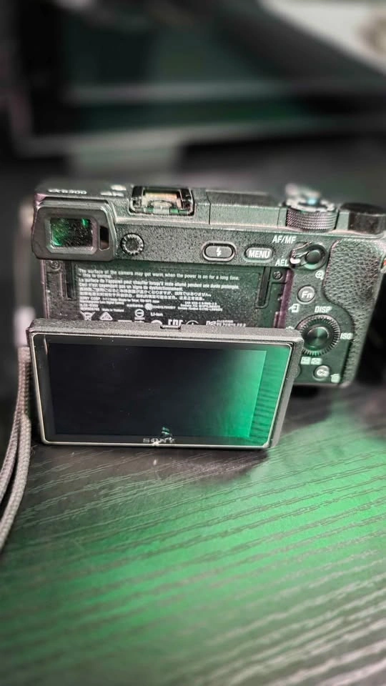 Sony A6300 4k Mirrorless Camera + Lens - photo 4
