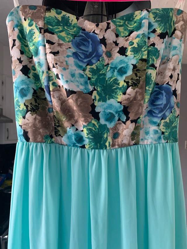 LADIES DRESS SZ S-M