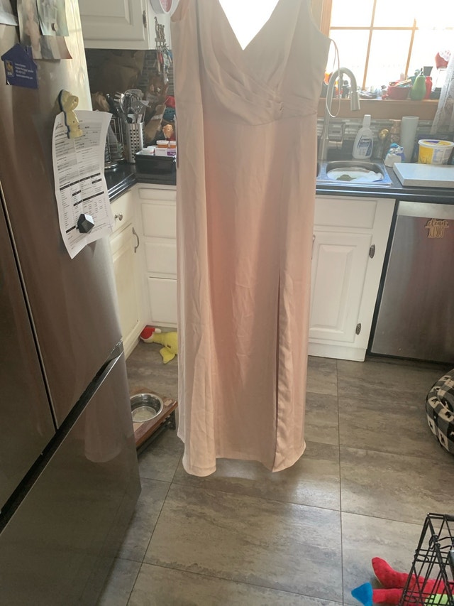 WOMAN’S DRESS. SZ A16. BRAND NEW