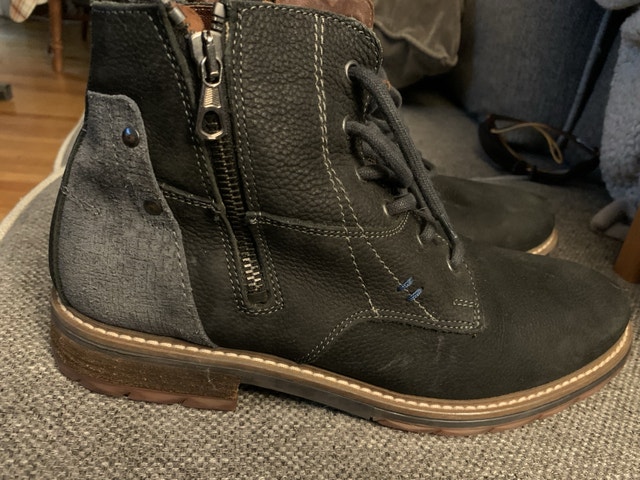 Output GIOZA Boots