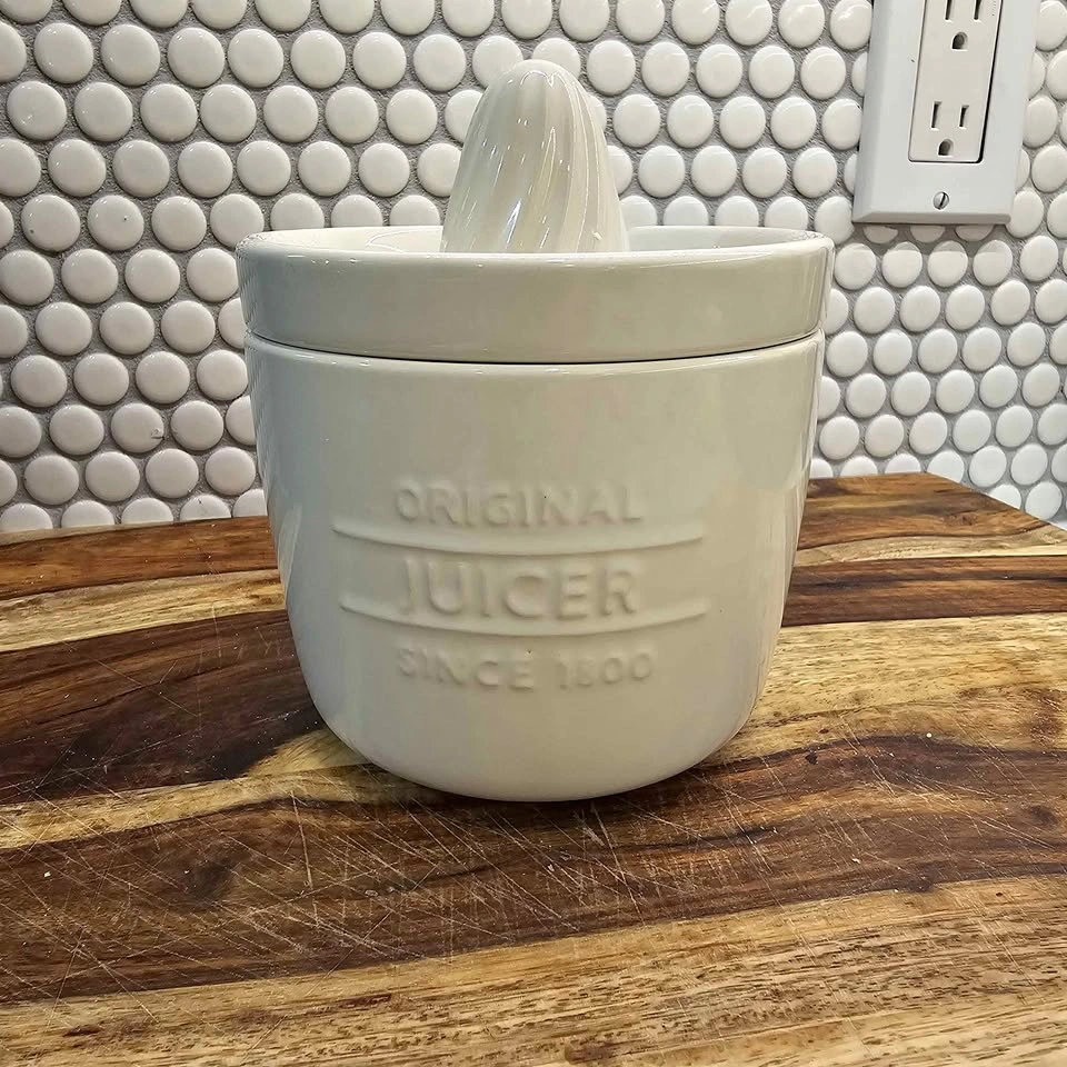 Mason Cash Ceramic Citrus Juicer + Measuring Bowl Set
