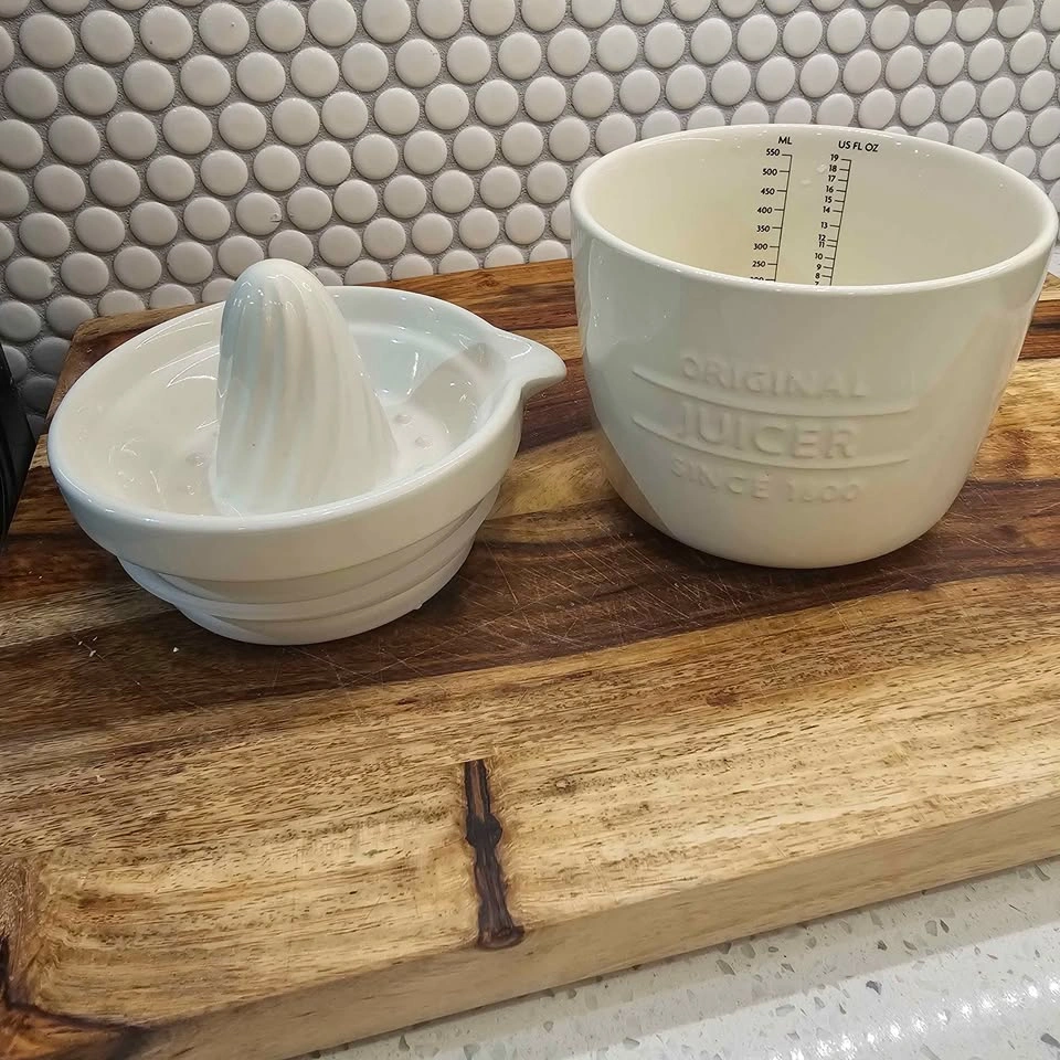 Mason Cash Ceramic Citrus Juicer + Measuring Bowl Set - photo 5