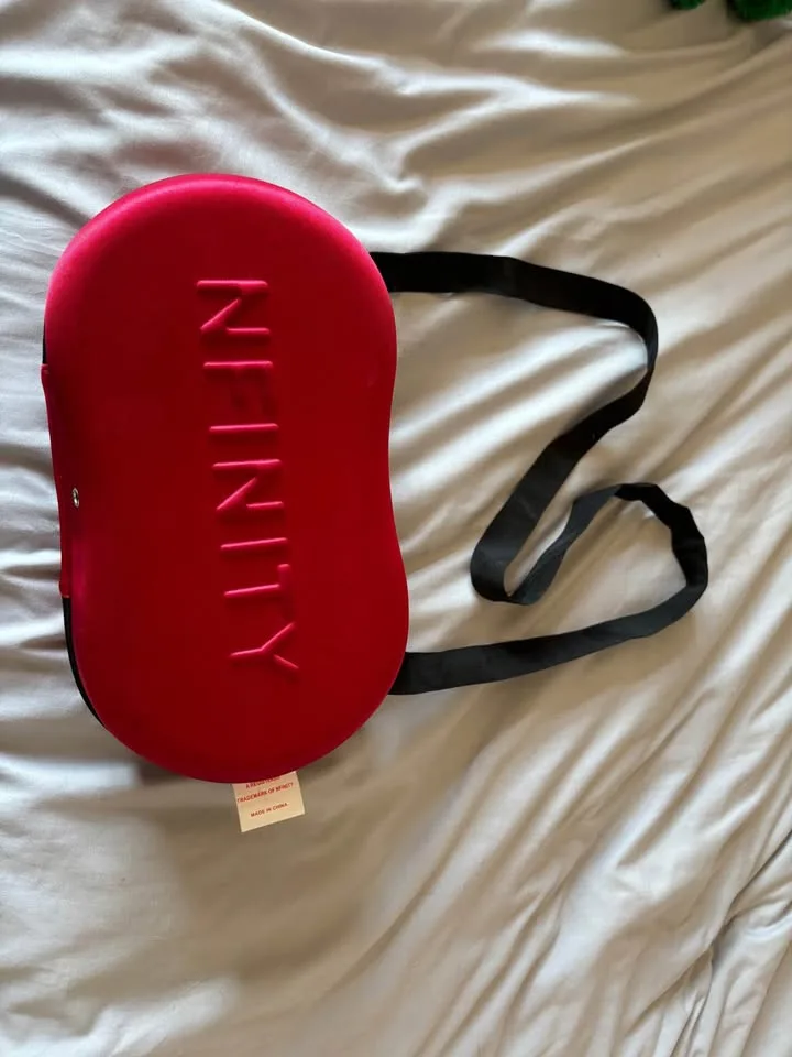 Cheer Shoes and Carrying Case image indicator(6)