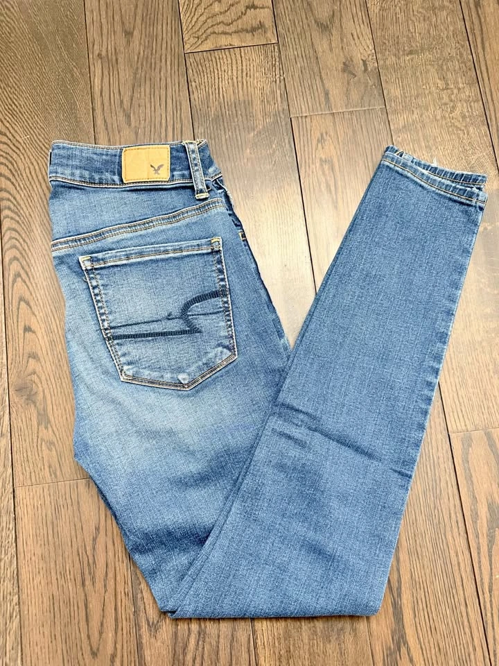 American Eagle Jeans - Legging Style, Size 4