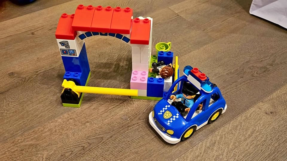 Lego Duplo Police Car and Station Set