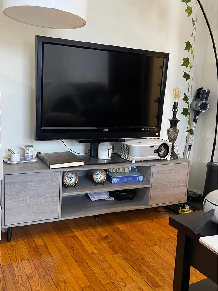 Tv stand , nearly new - photo 2