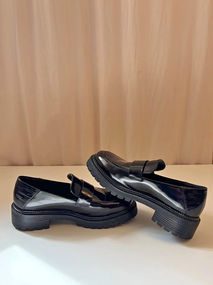 Matt & Nat Loafers - Size 37 (US 6)