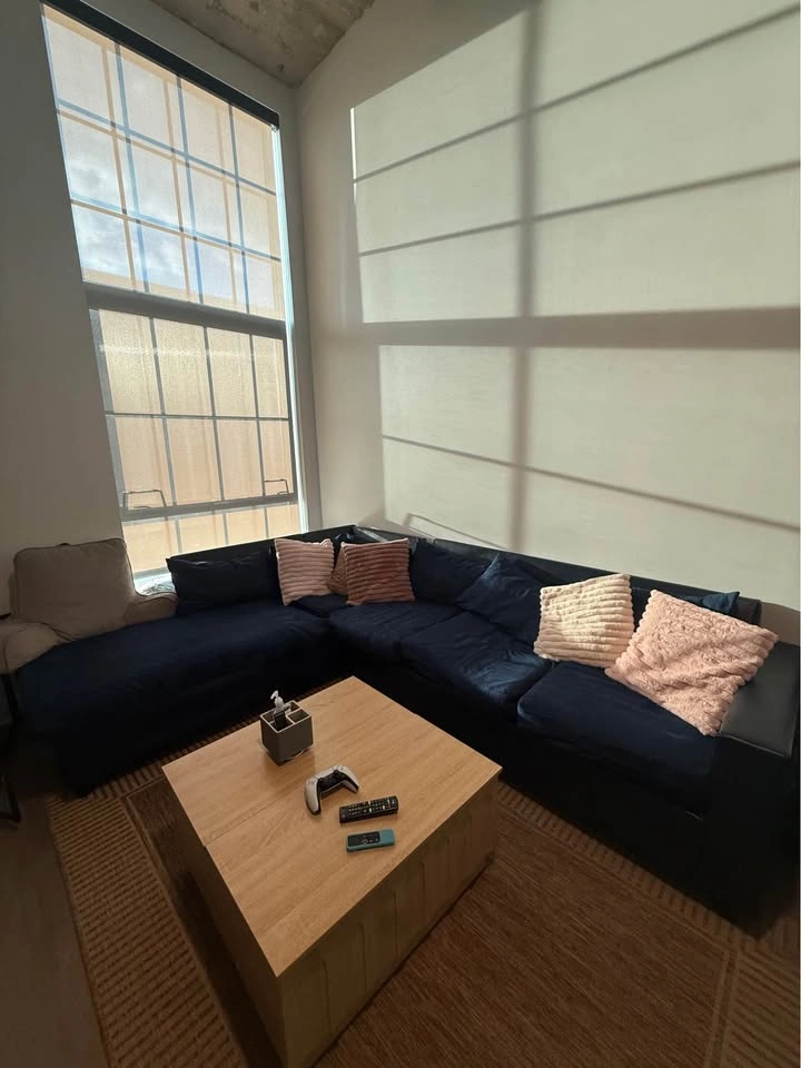 Sectional Couch - photo 2
