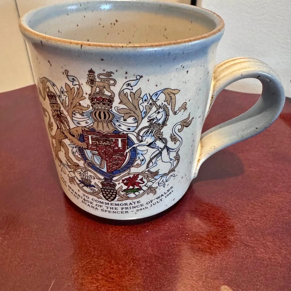 Commemorative mug for the marriage of Charles and Diana