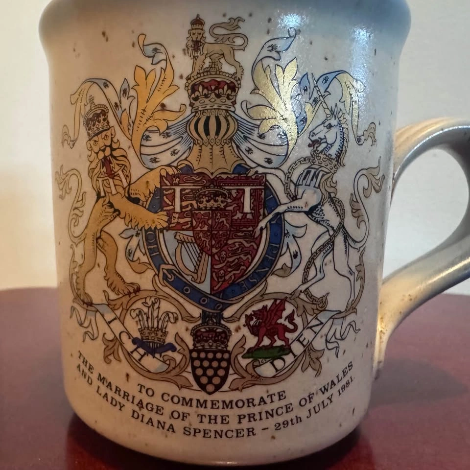 Commemorative mug for the marriage of Charles and Diana - photo 2