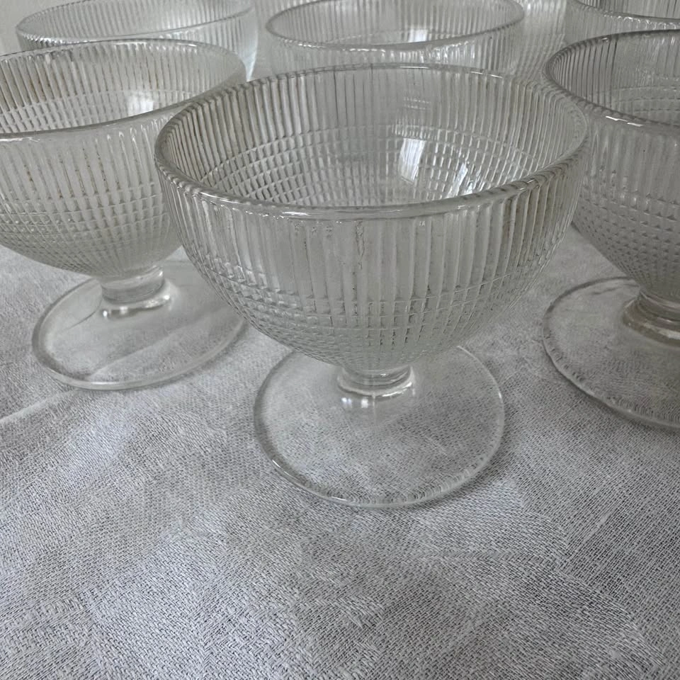 Vintage Pressed Glass Dessert Bowls - Set of 8 - photo 2