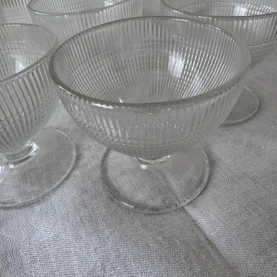 Vintage Pressed Glass Dessert Bowls - Set of 8 - photo 3