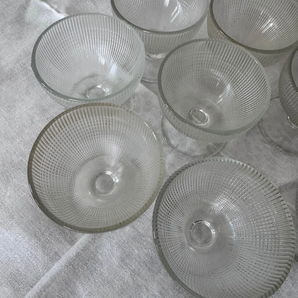 Vintage Pressed Glass Dessert Bowls - Set of 8 - photo 5