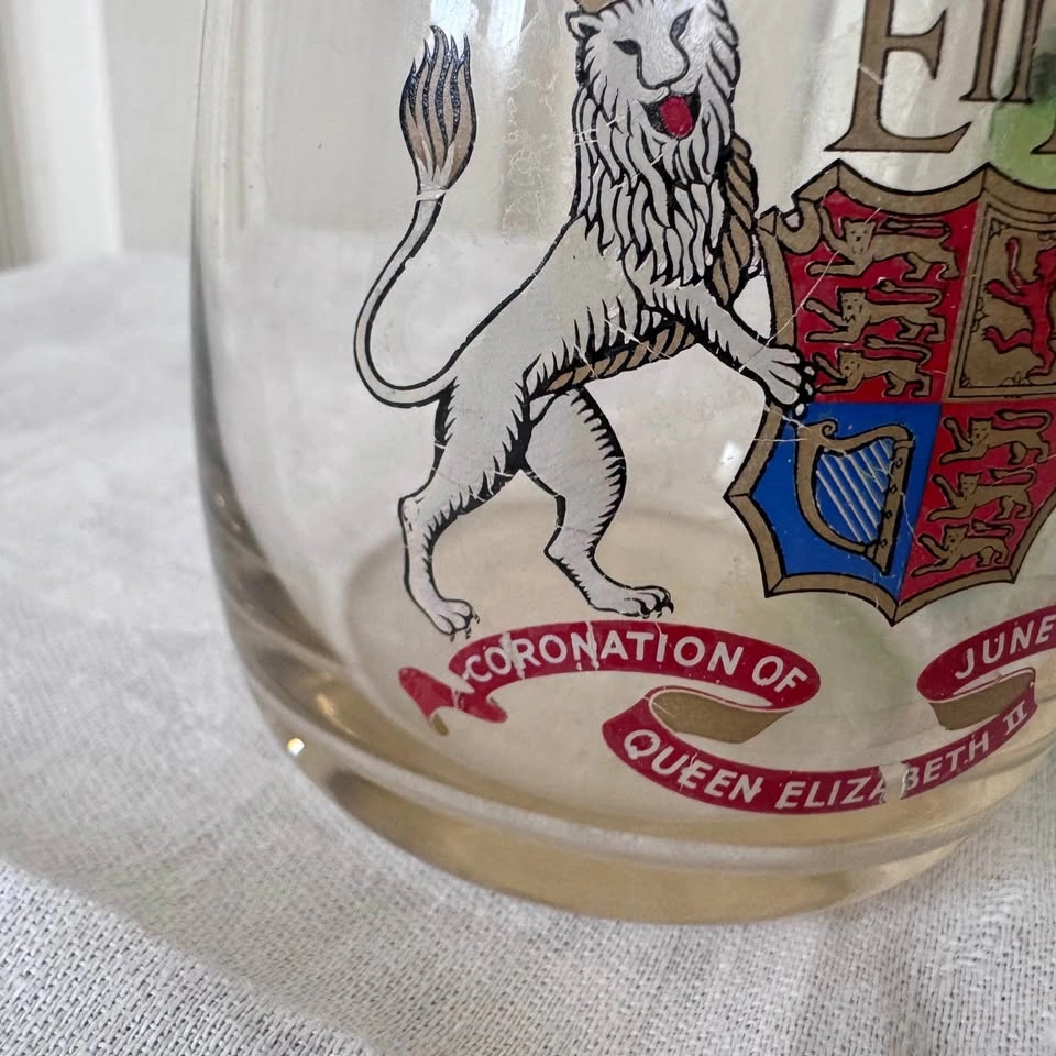 Vintage QEII Coronation 1953 Commemorative Mug - photo 3