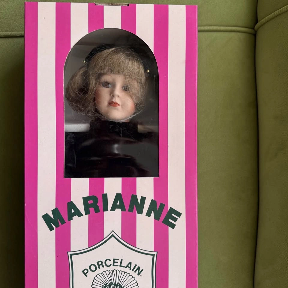 Vintage Marianne Porcelain Doll, 20" - photo 2