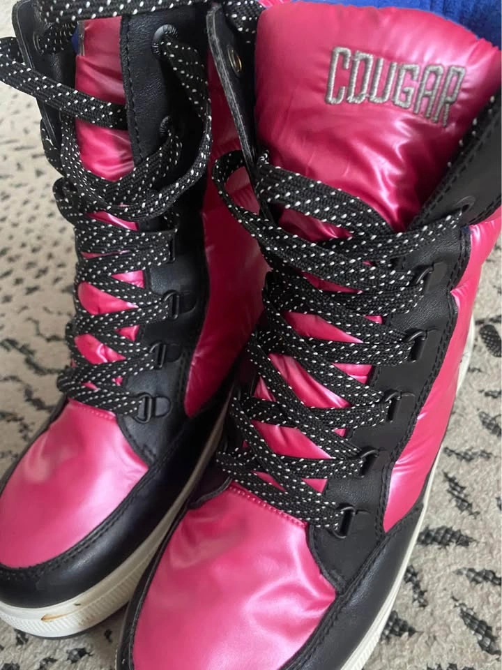Women's Winter Boots - Size 7 - photo 2