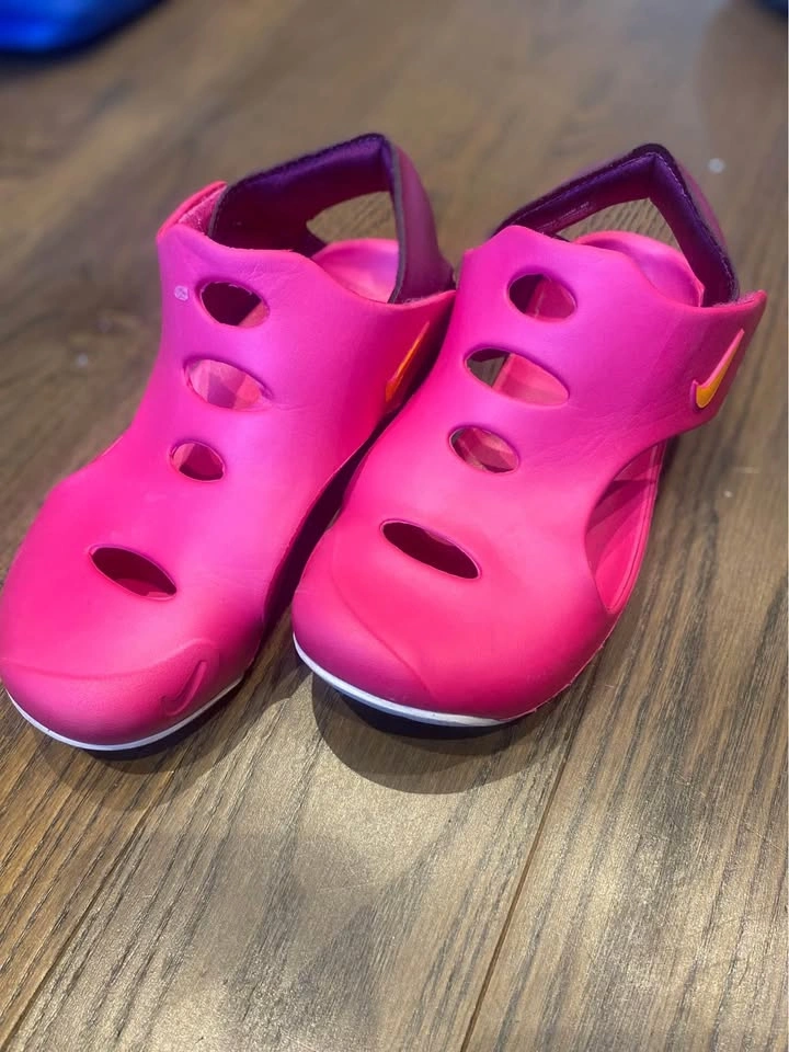 Girls Sandals/Water Shoes Size 33.5 (2US) - photo 2