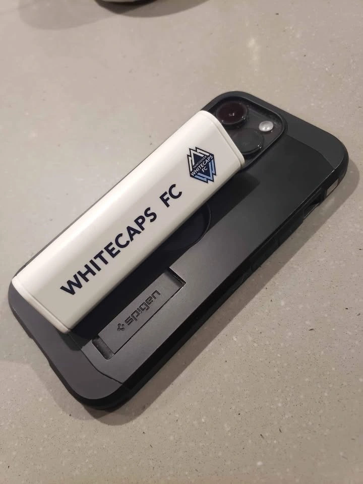 FC Vancouver Whitecaps powerbank - photo 4